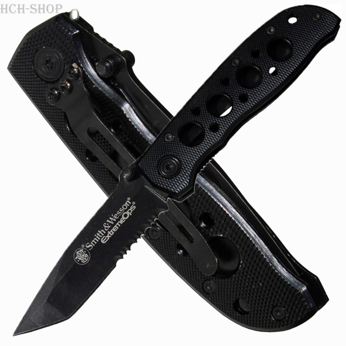 Smith & Wesson Einhandmesser mit Wellenschliff